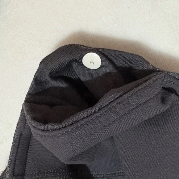 lululemon Snap Me Up Crop Side Button Athletic Leggings Size 4 Rare EUC - Picture 13 of 14